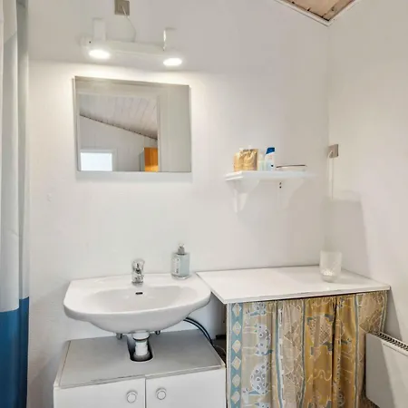 Cozy Little Annex With A Sea View Ferienhaus
