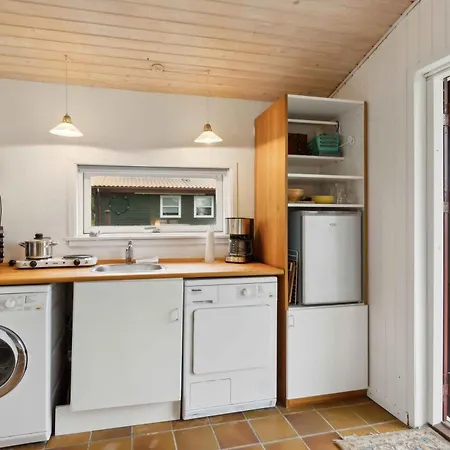 Ferienhaus Cozy Little Annex With A Sea View