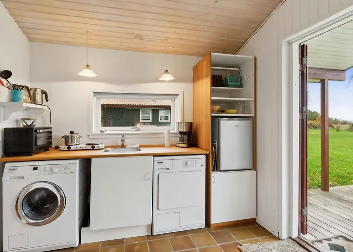 Feriehus Cozy Little Annex With A Sea View